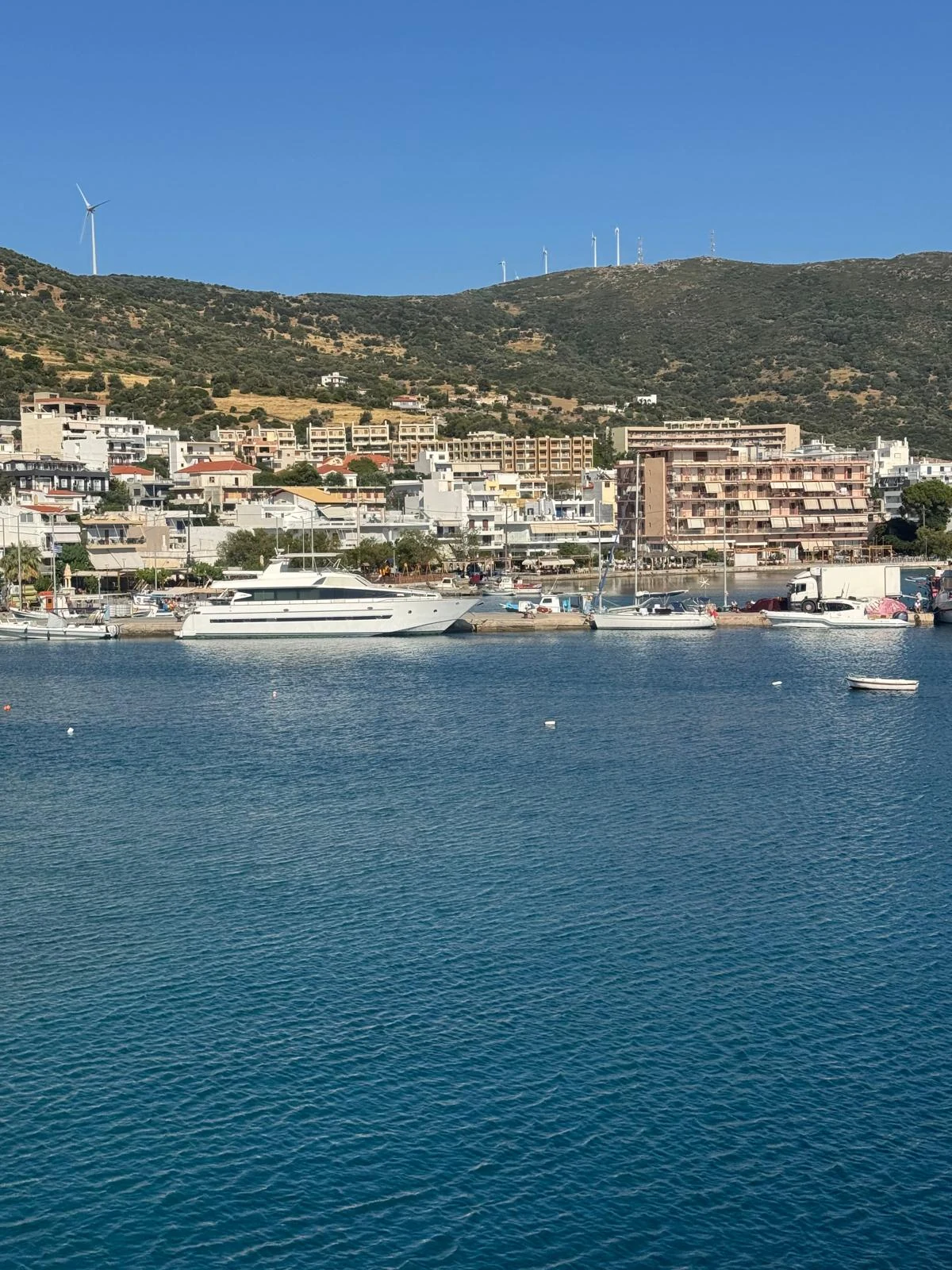 Marmari · port i nadmorskie życie miasta